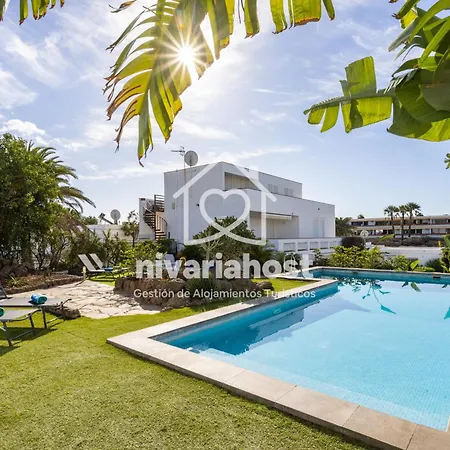 Private Pool Villa, Bellavista By Nivariahost فيلة