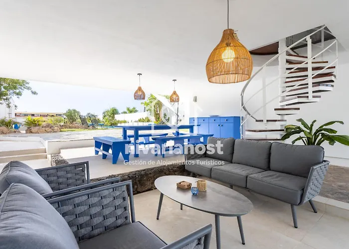 Private Pool Villa, Bellavista By Nivariahost