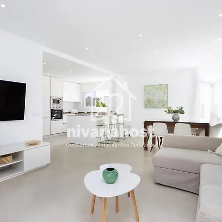 Private Pool Villa, Bellavista By Nivariahost ヴィラ *