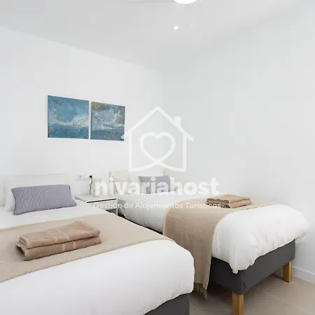 ヴィラ Private Pool Villa, Bellavista By Nivariahost *