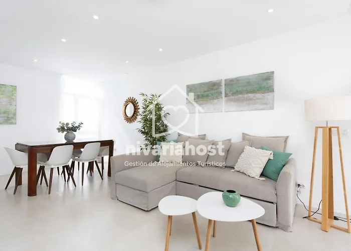 Private Pool Villa, Bellavista By Nivariahost