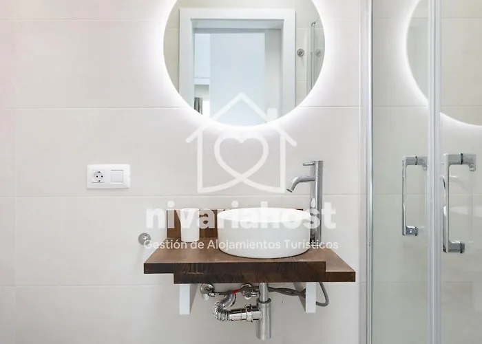 Private Pool Villa, Bellavista By Nivariahost *