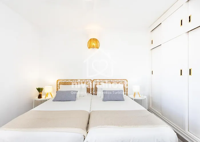 别墅 Private Pool Villa, Bellavista By Nivariahost *